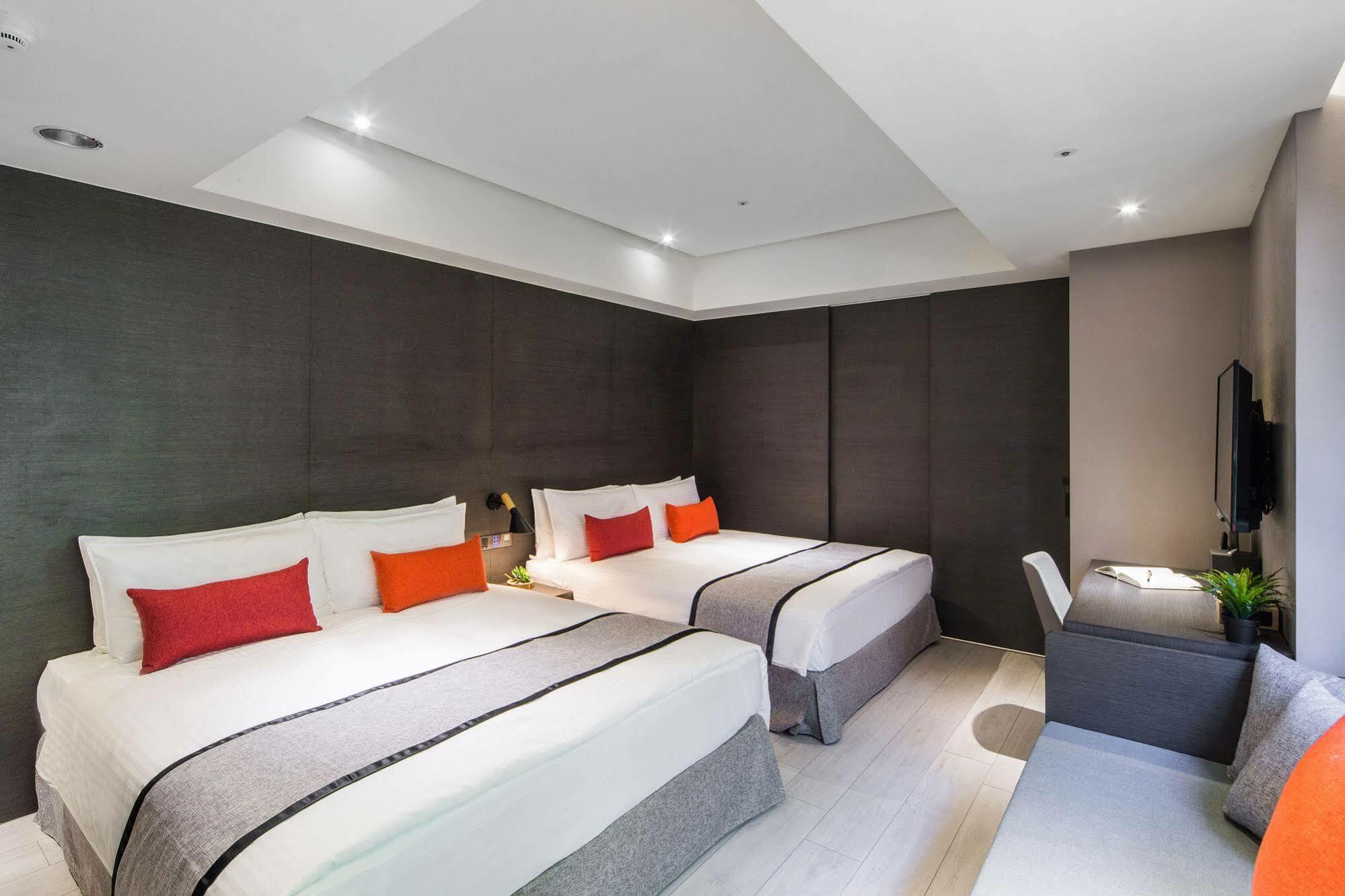 Icasa Hotel - By Cosmos Creation ไถจง ภายนอก รูปภาพ