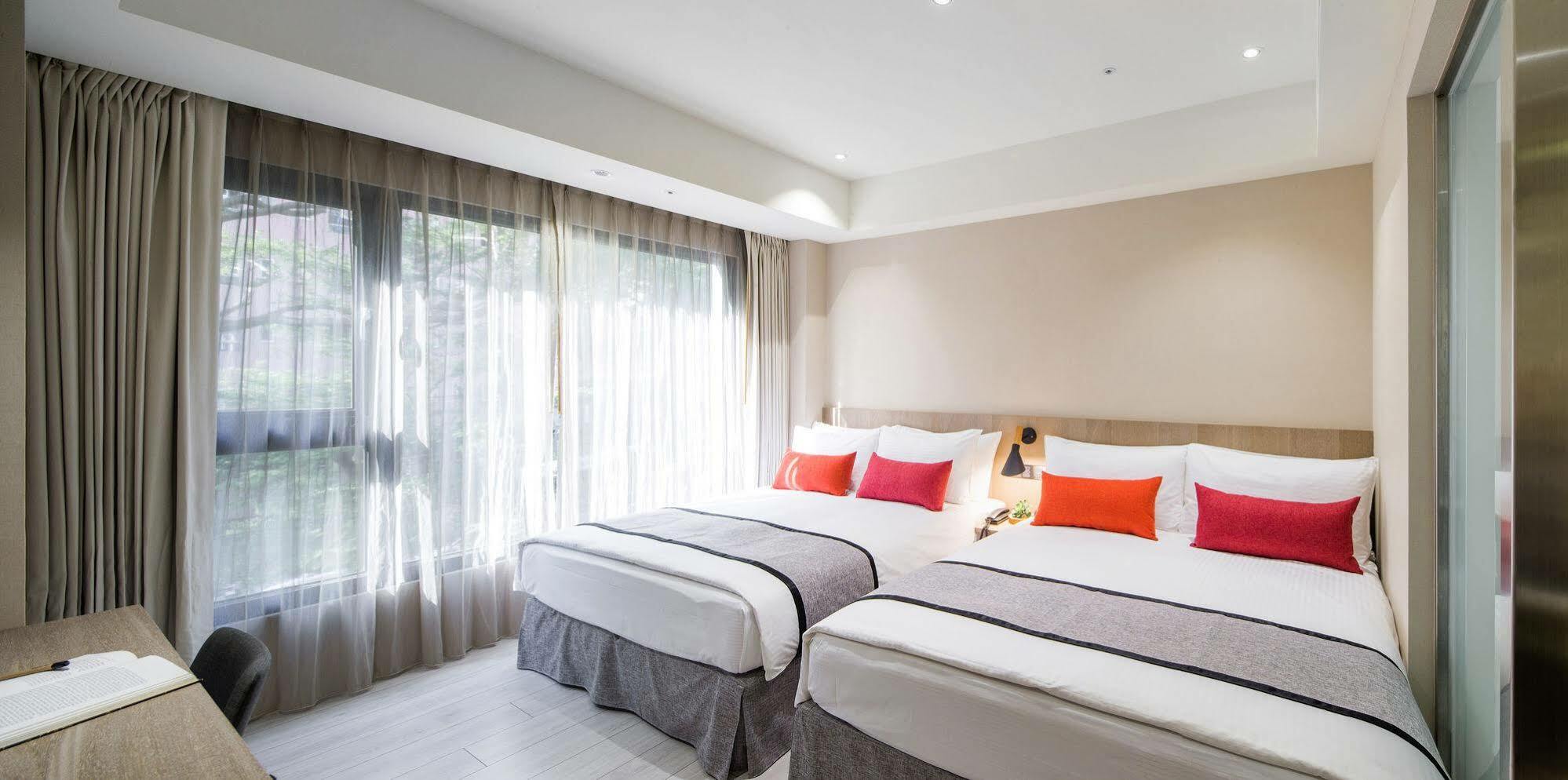 Icasa Hotel - By Cosmos Creation ไถจง ภายนอก รูปภาพ