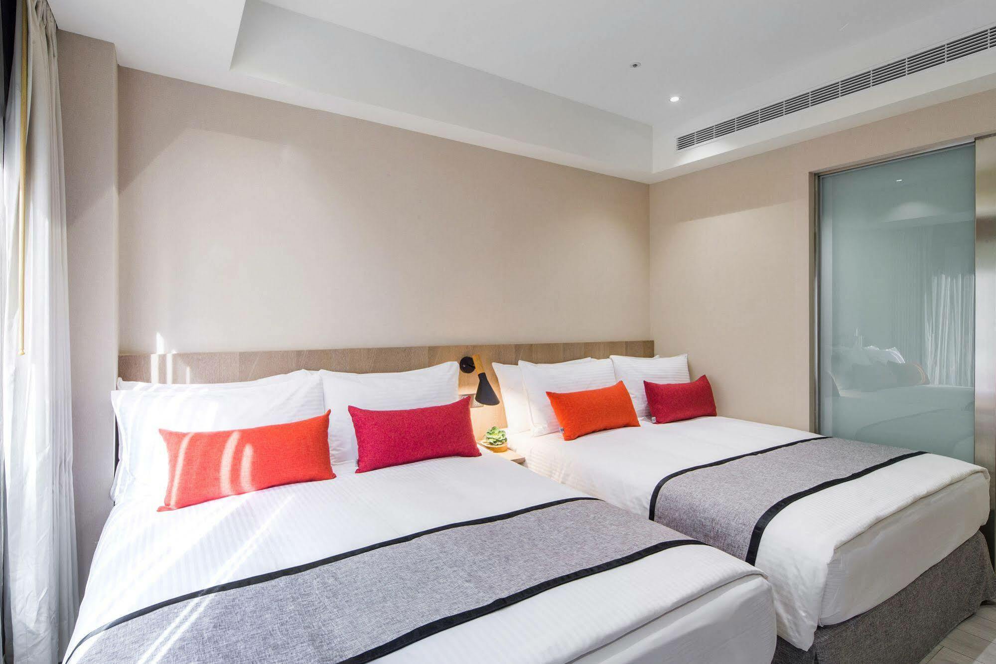 Icasa Hotel - By Cosmos Creation ไถจง ภายนอก รูปภาพ