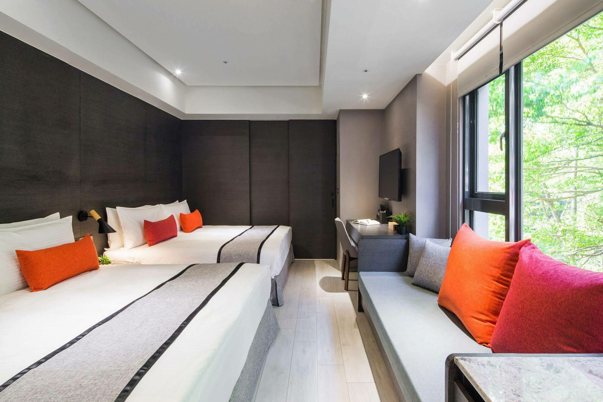 Icasa Hotel - By Cosmos Creation ไถจง ภายนอก รูปภาพ