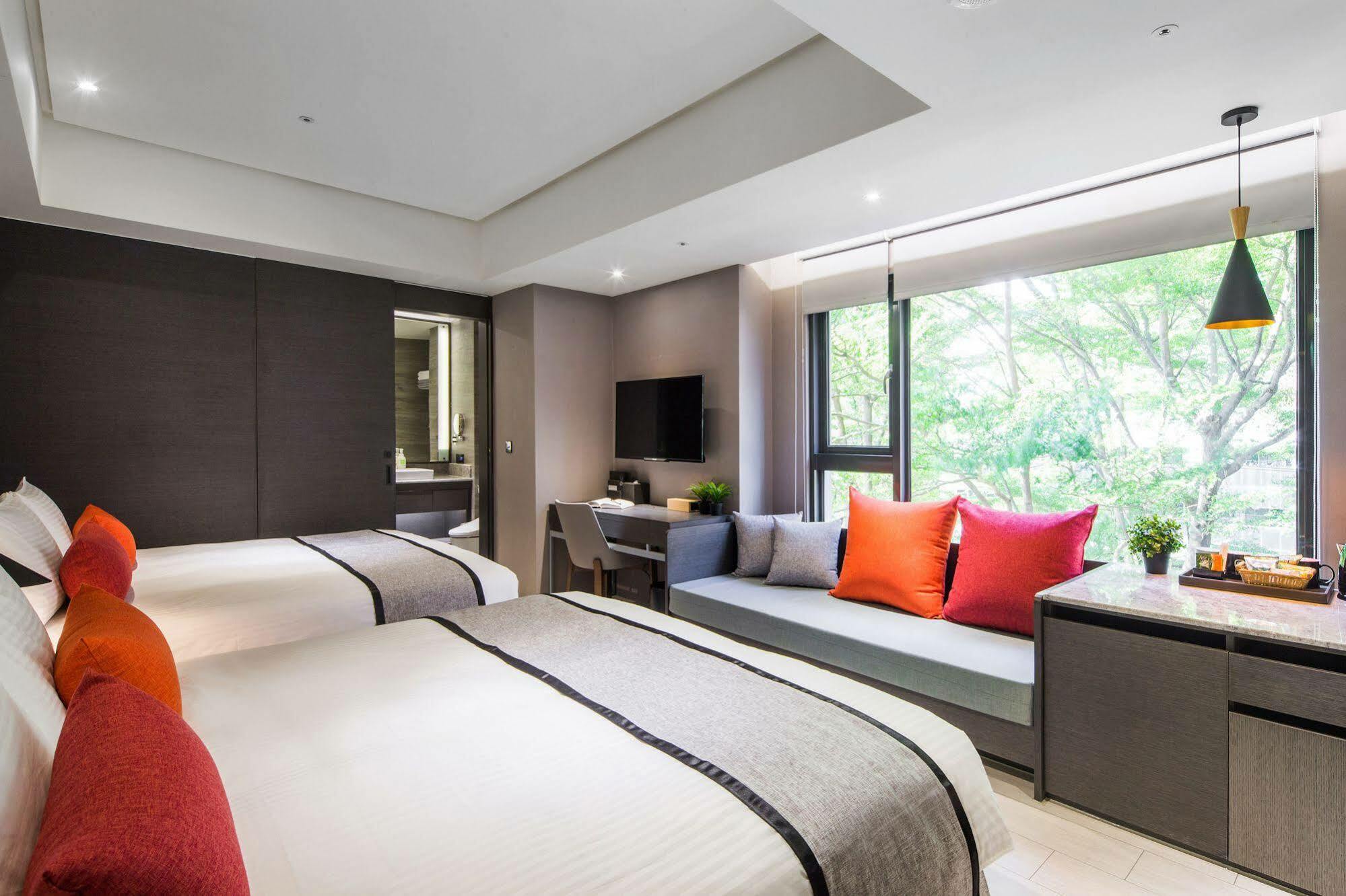 Icasa Hotel - By Cosmos Creation ไถจง ภายนอก รูปภาพ