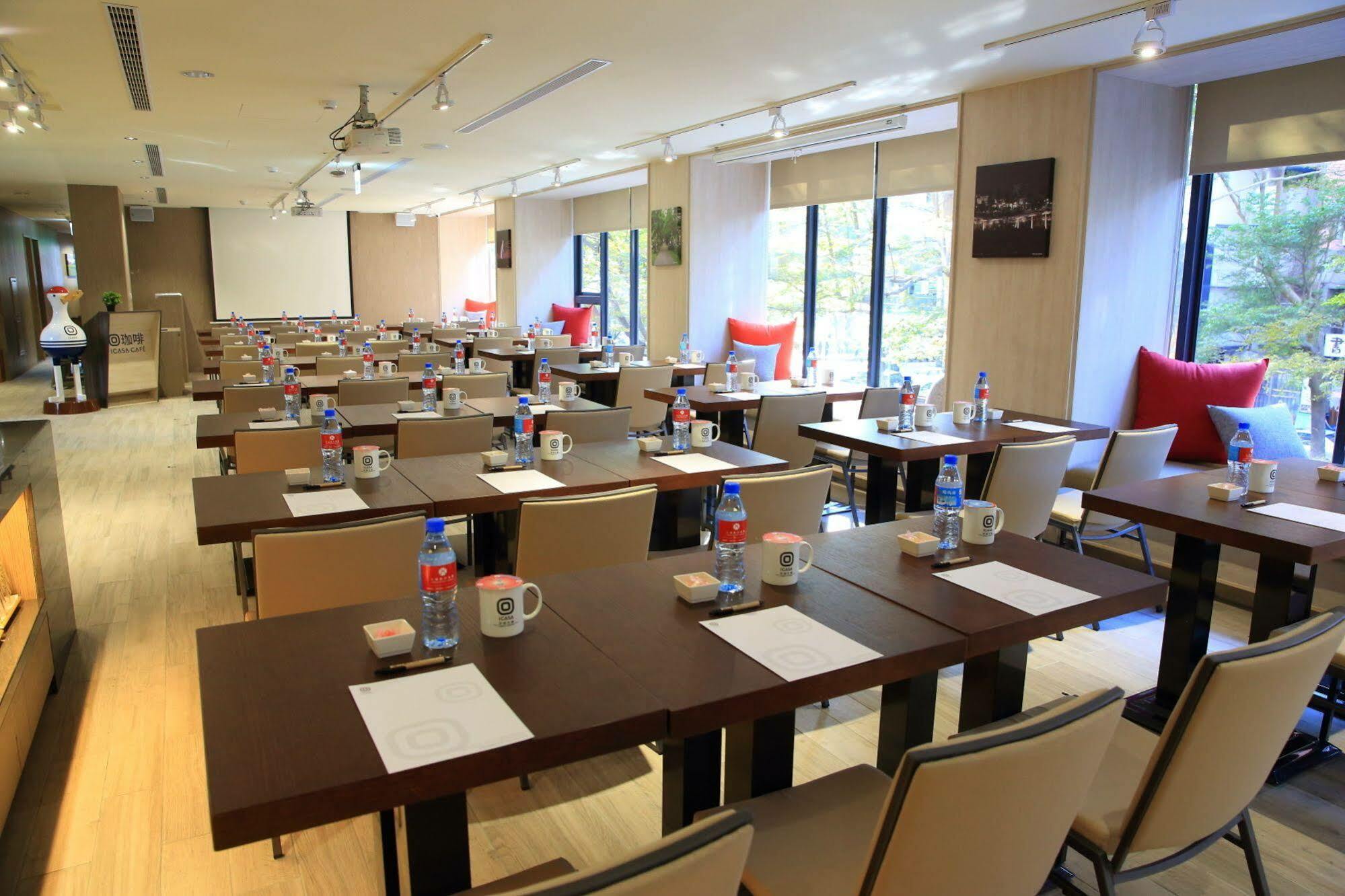 Icasa Hotel - By Cosmos Creation ไถจง ภายนอก รูปภาพ