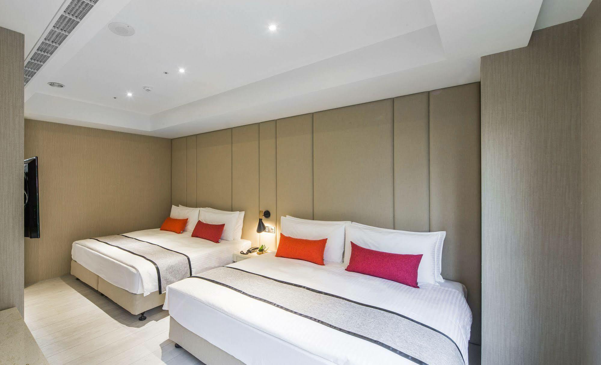 Icasa Hotel - By Cosmos Creation ไถจง ภายนอก รูปภาพ