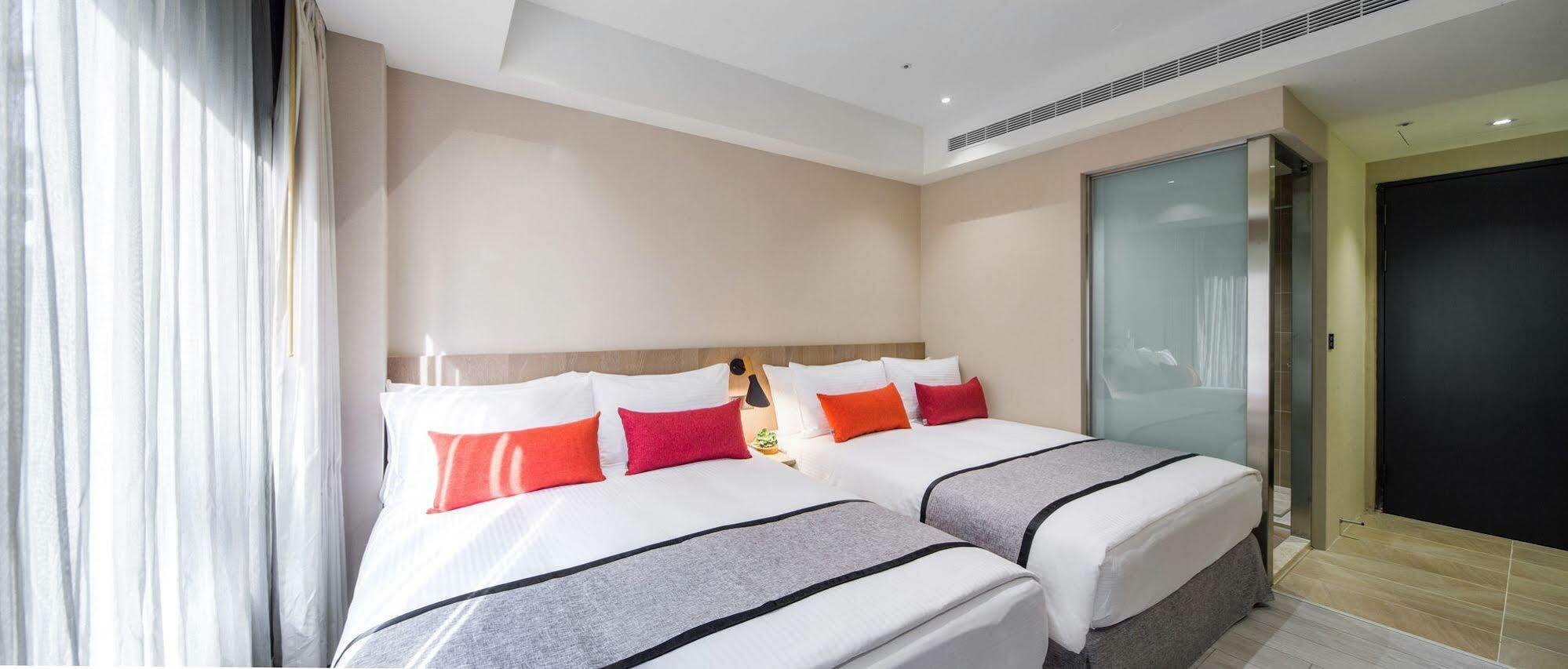 Icasa Hotel - By Cosmos Creation ไถจง ภายนอก รูปภาพ