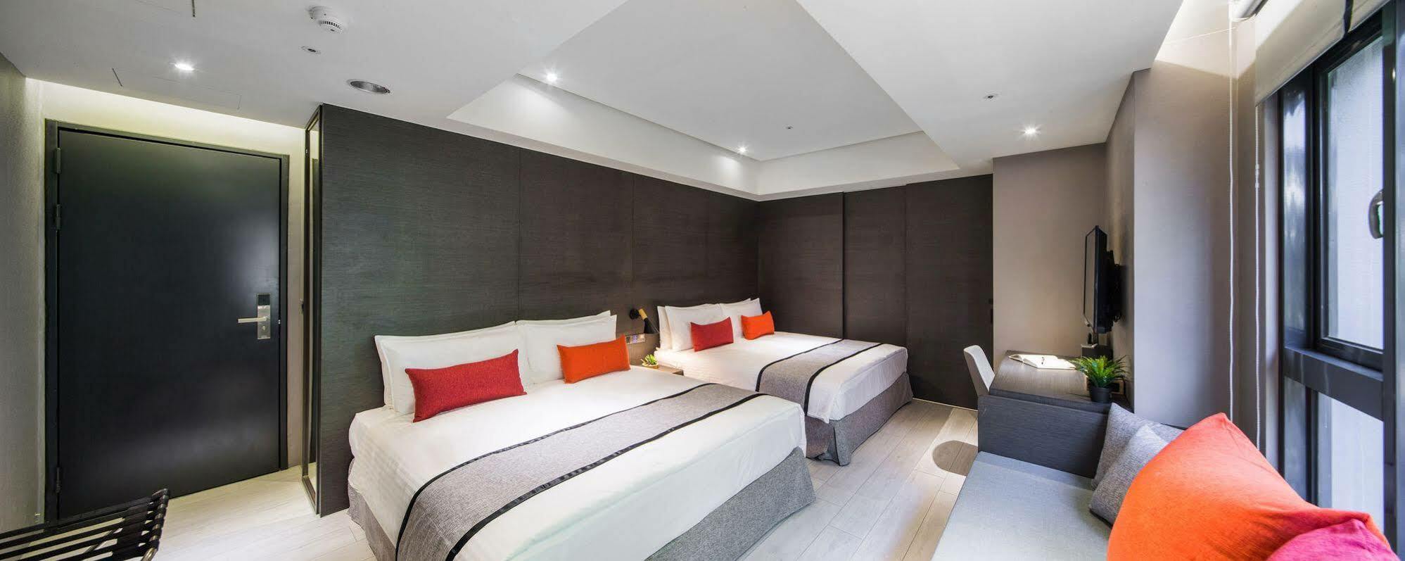 Icasa Hotel - By Cosmos Creation ไถจง ภายนอก รูปภาพ